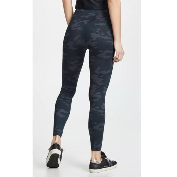 SPANX Look at Me Now High-Waisted Seamless Leggings in Black Camo Size S - Picture 5 of 14